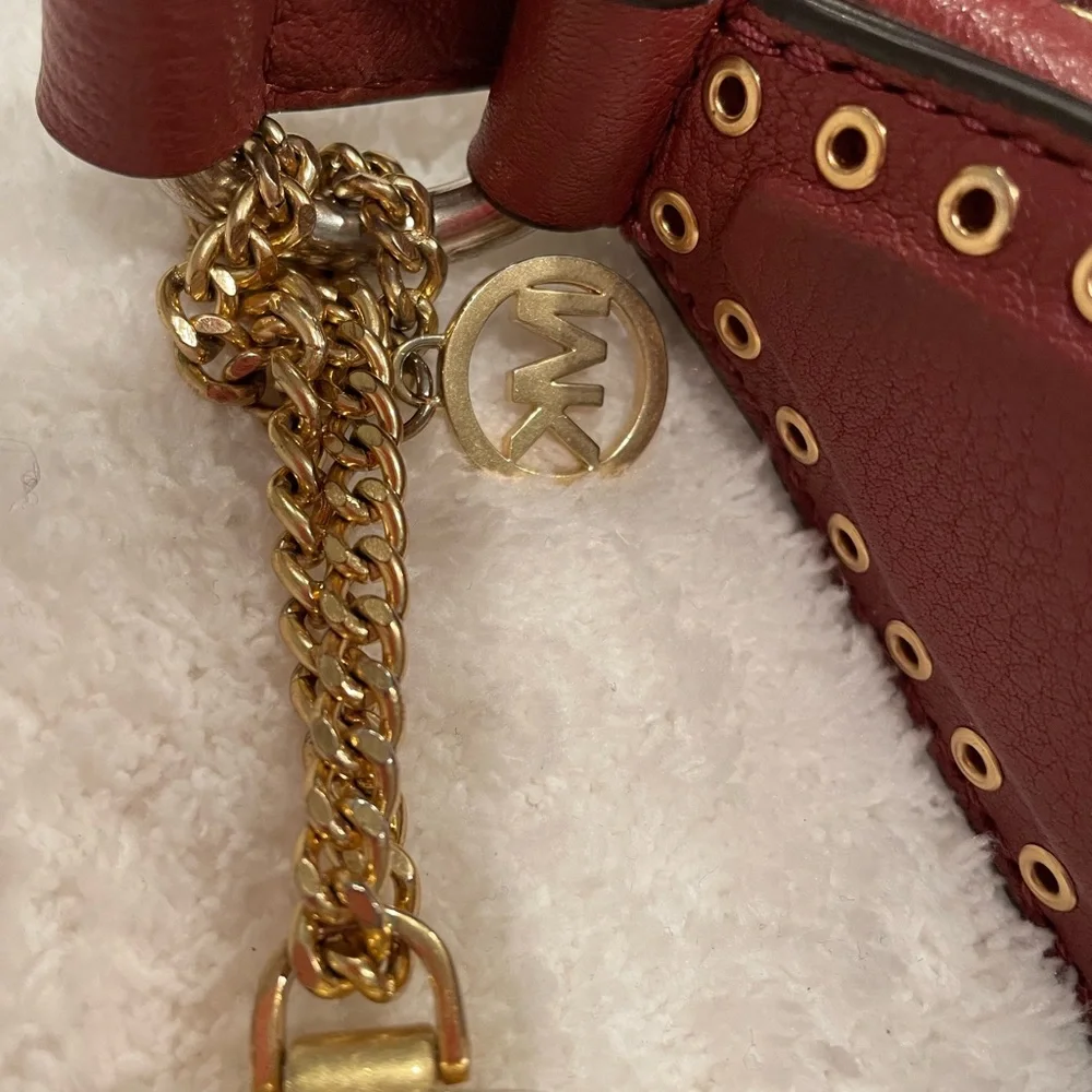 MICHAEL Kors Brooklyn Grommet In Brown Shoulder Bag with Suede